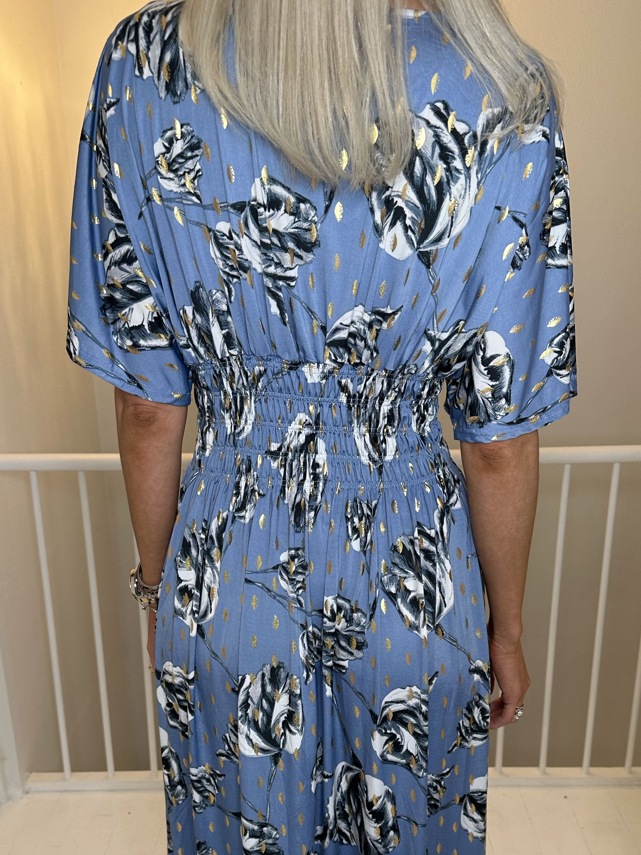 Pams Rose - Lang elastisk kjole i krølfrit stof